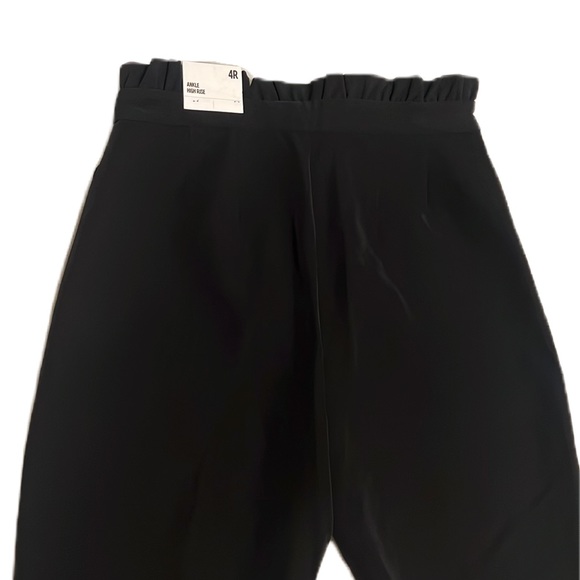 NWT Express, Ruffled Waist, Ankle High Rise, Straight Leg Pants, Black, Size 4 - Picture 5 of 10